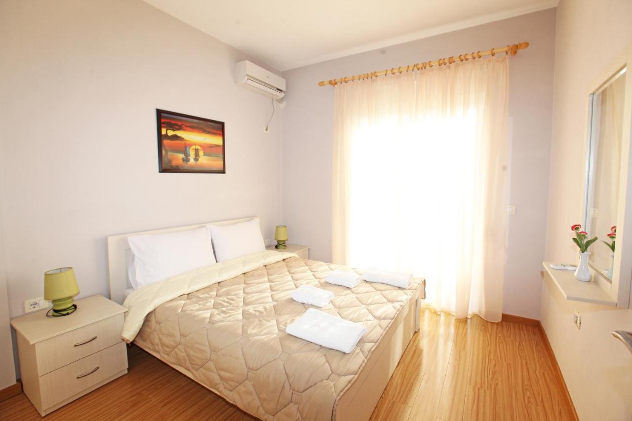Teo Apartaments ซารานเดอ ภายนอก รูปภาพ