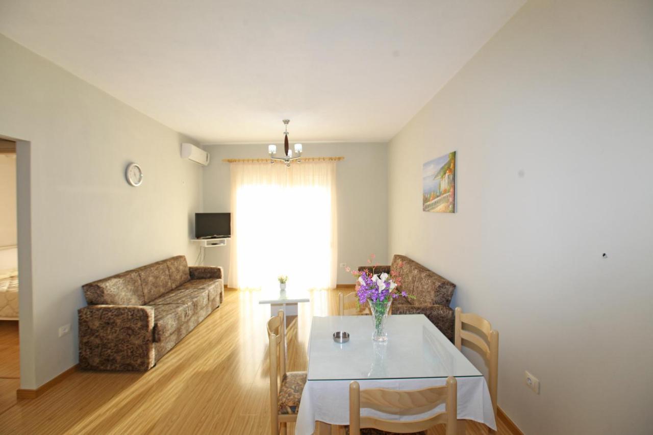 Teo Apartaments ซารานเดอ ภายนอก รูปภาพ