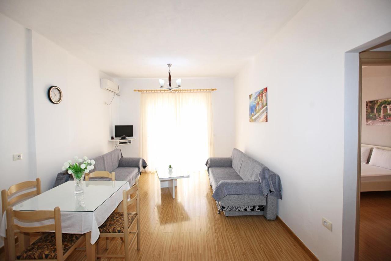 Teo Apartaments ซารานเดอ ภายนอก รูปภาพ