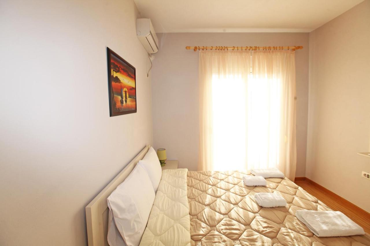 Teo Apartaments ซารานเดอ ภายนอก รูปภาพ