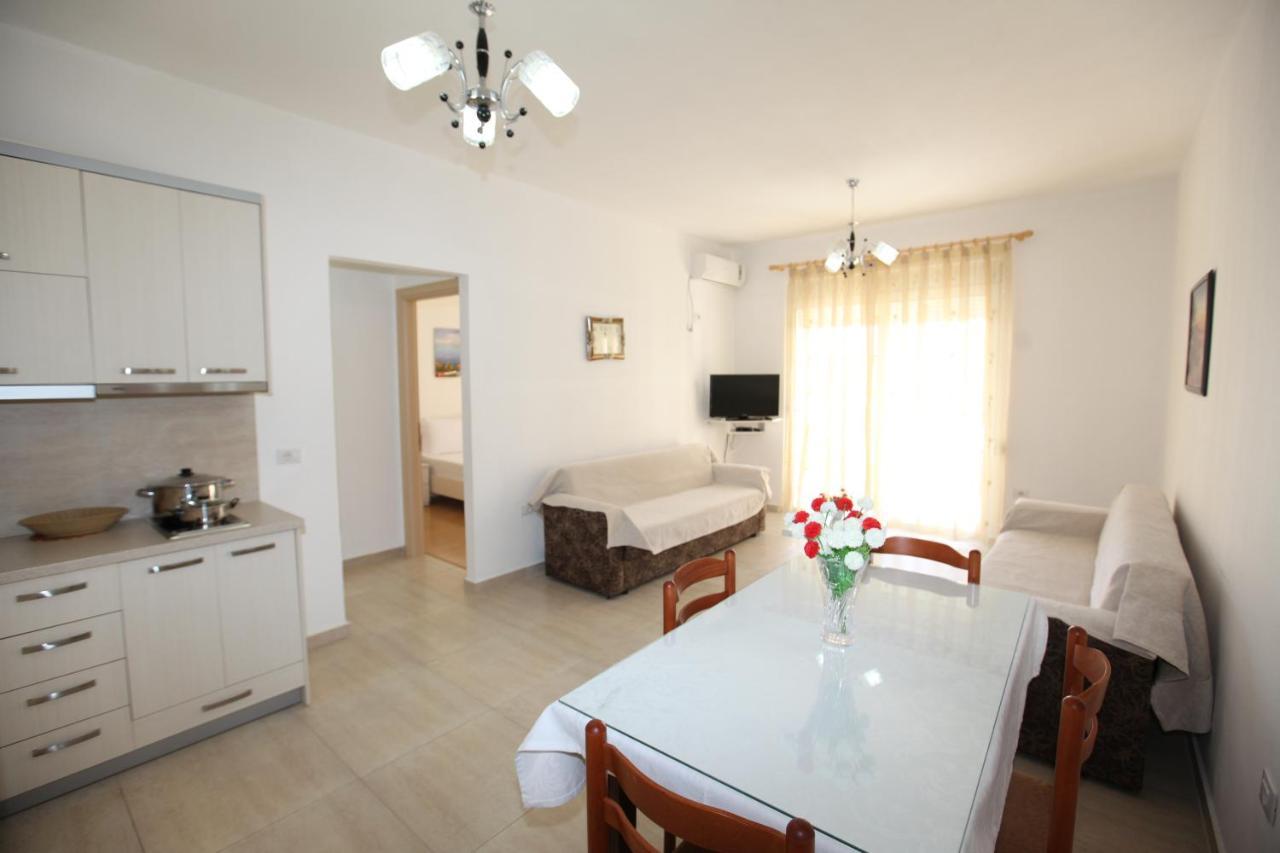 Teo Apartaments ซารานเดอ ภายนอก รูปภาพ