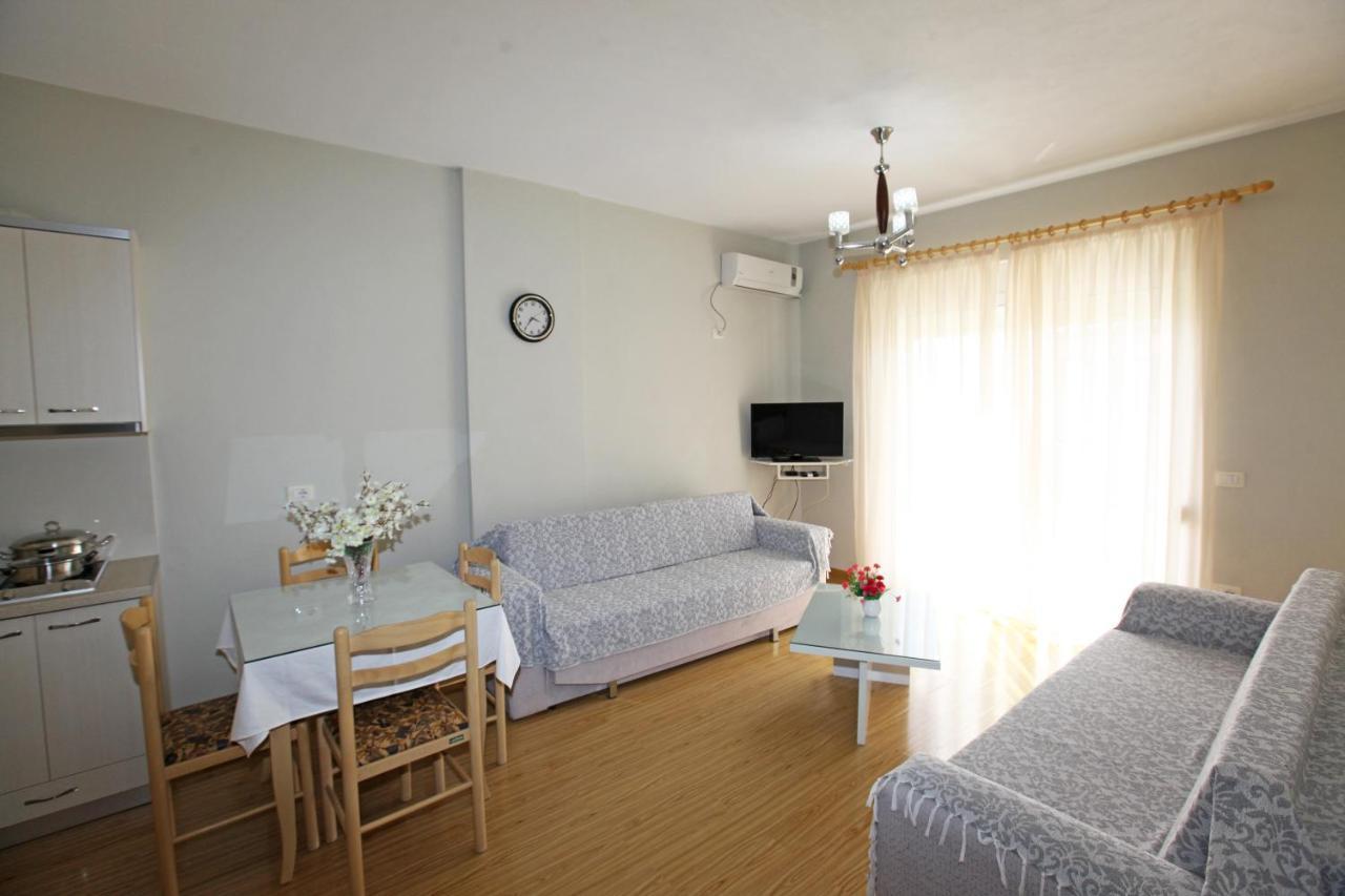 Teo Apartaments ซารานเดอ ภายนอก รูปภาพ