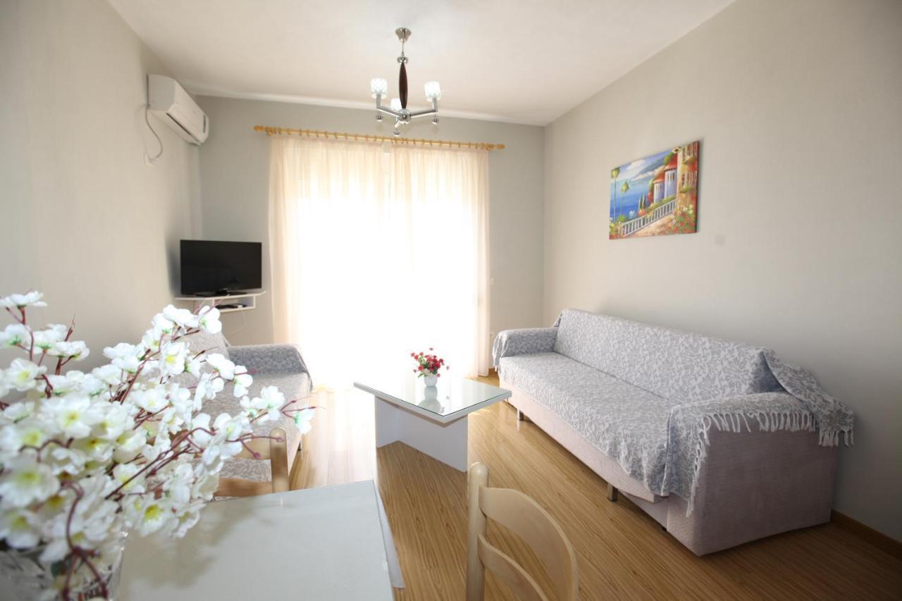 Teo Apartaments ซารานเดอ ภายนอก รูปภาพ