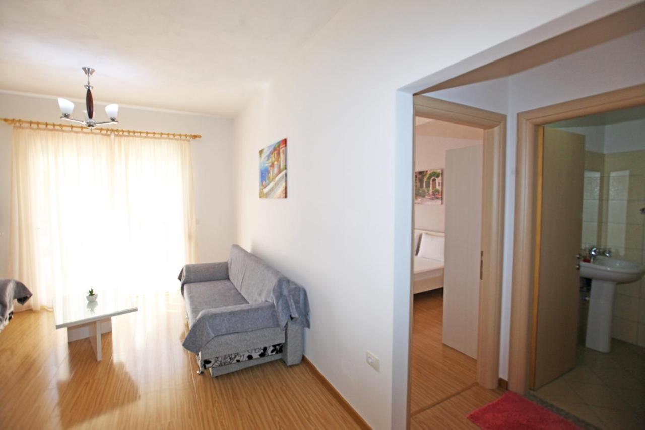 Teo Apartaments ซารานเดอ ภายนอก รูปภาพ