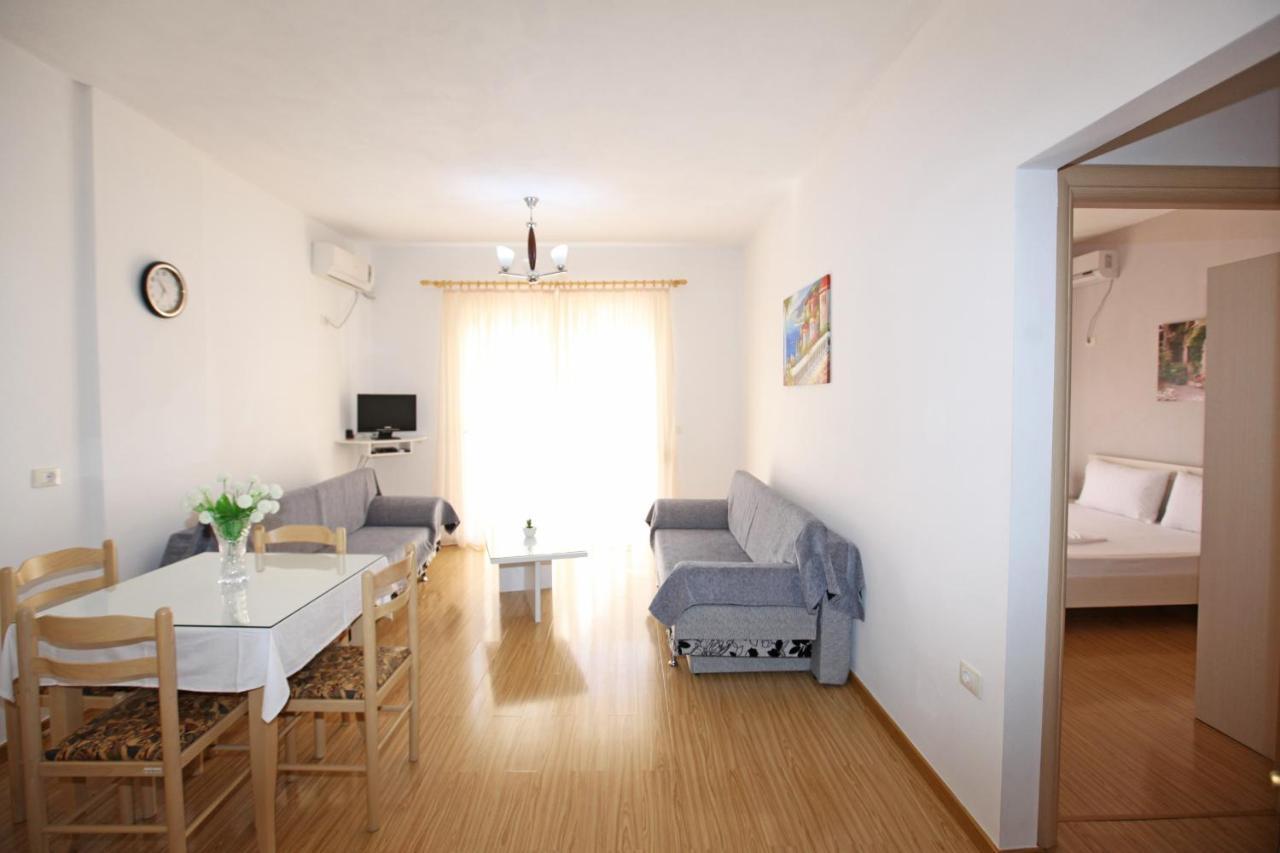 Teo Apartaments ซารานเดอ ภายนอก รูปภาพ