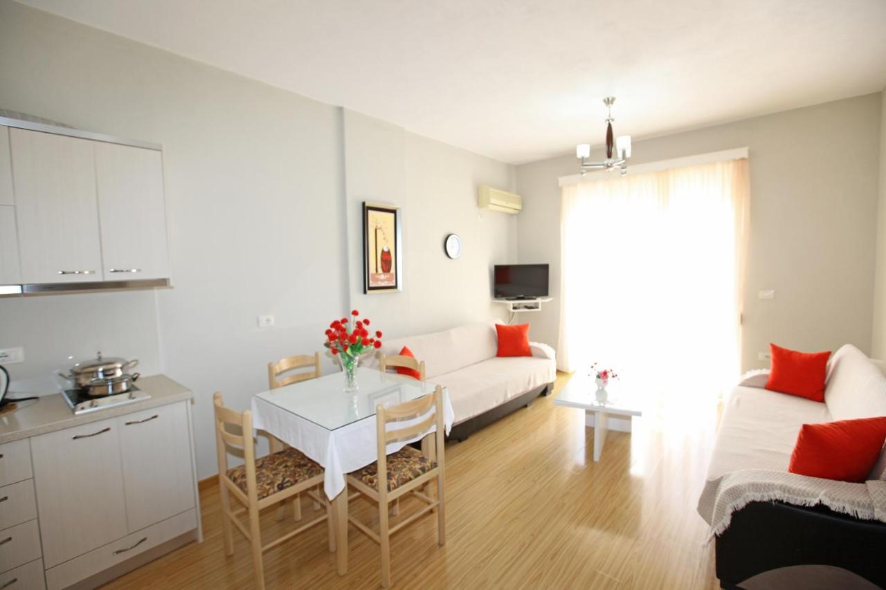 Teo Apartaments ซารานเดอ ภายนอก รูปภาพ